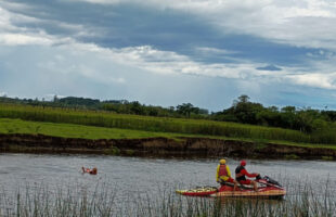 Jovem de 22 anos morre afogado em rio às margens da BR-101, em Santa Catarina