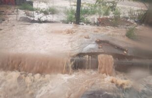 Temporal provoca alagamentos em Grão-Pará após 50 mm de chuva em 40 minutos