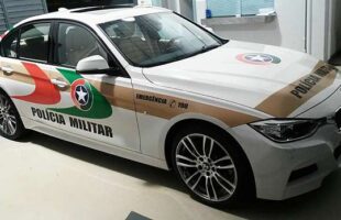Traficante, de BMW, oferece propina a policiais para evitar prisão
