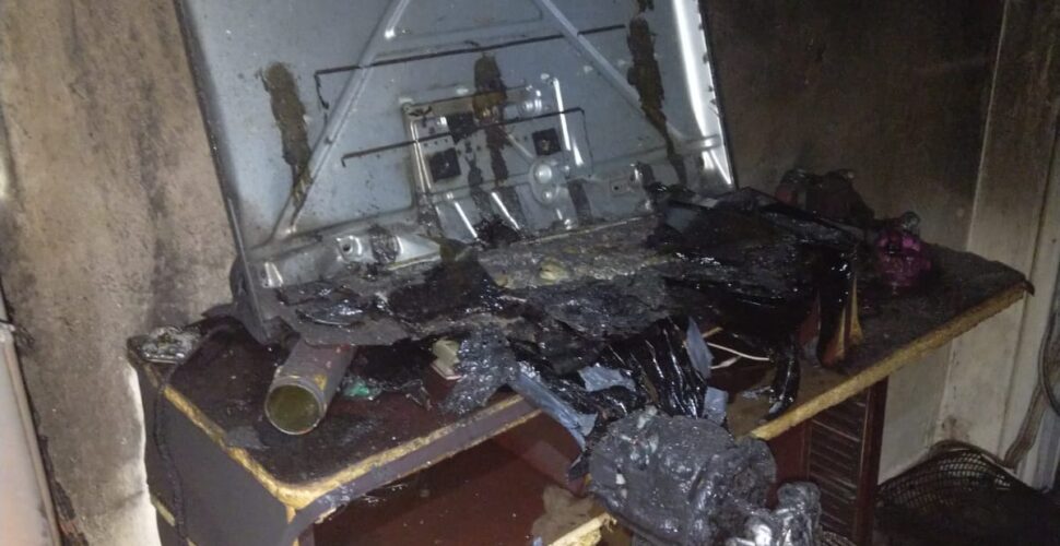 Incêndio atinge conjunto de kitnets no bairro Pinheirinho