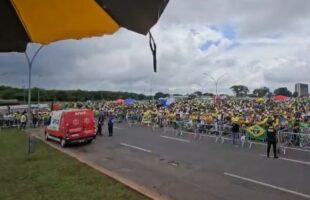 Raio atinge multidão em comício de Nikolas Ferreira e deixa dezenas de feridos