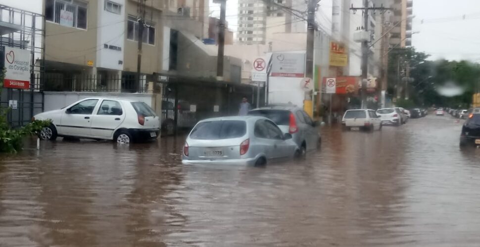 Ciclone em formação coloca Sul de SC em alerta máximo com chuvas intensas