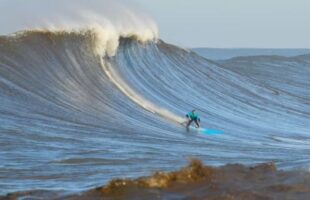 Campeonato brasileiro de ondas grandes tem janela de espera estendida até agosto em Laguna