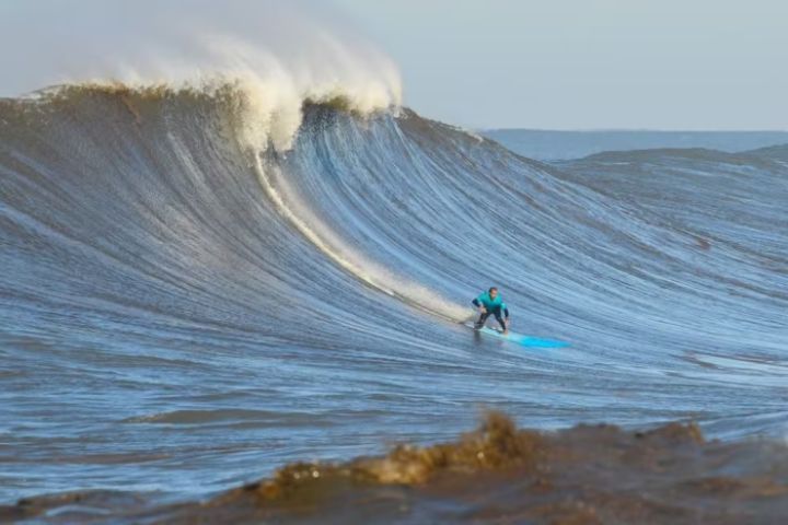 Campeonato brasileiro de ondas grandes tem janela de espera estendida até agosto em Laguna