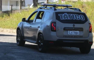 Jovem é preso por tráfico de drogas após denúncia em Criciúma