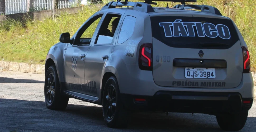 Jovem é preso por tráfico de drogas após denúncia em Criciúma