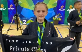 Atleta de Forquilhinha conquista bronze no Sul-Americano Kids de Jiu-Jitsu