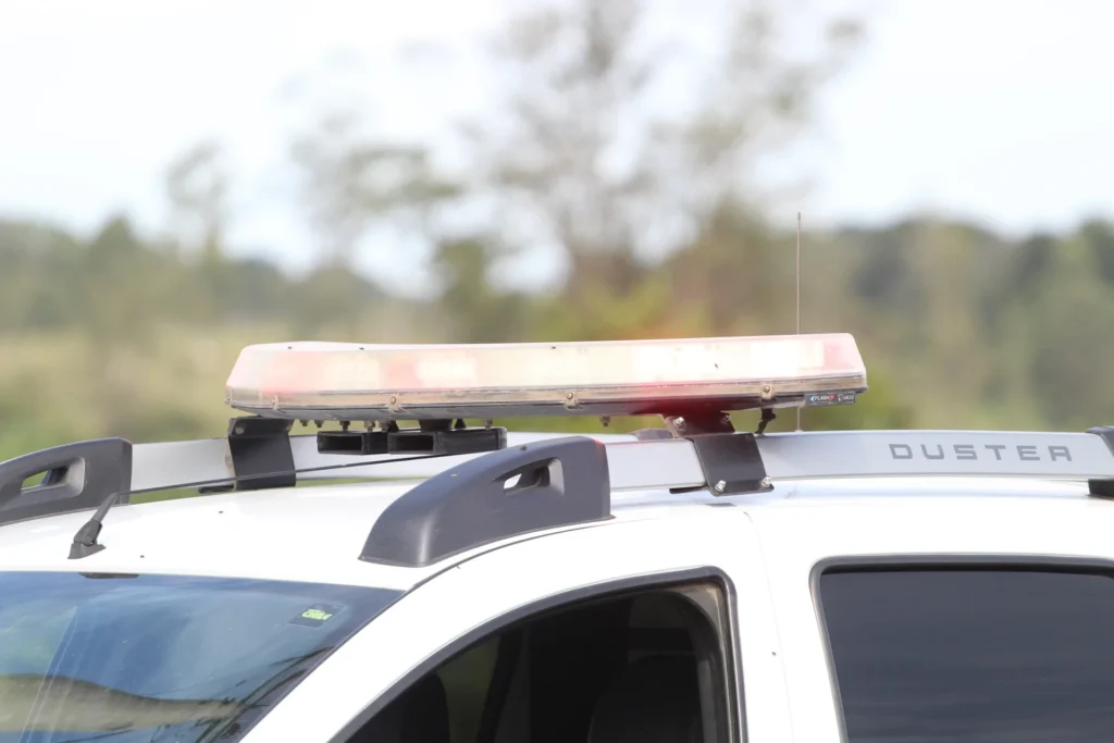 Carro é levado enquanto proprietário se banhava no mar em Balneário Rincão