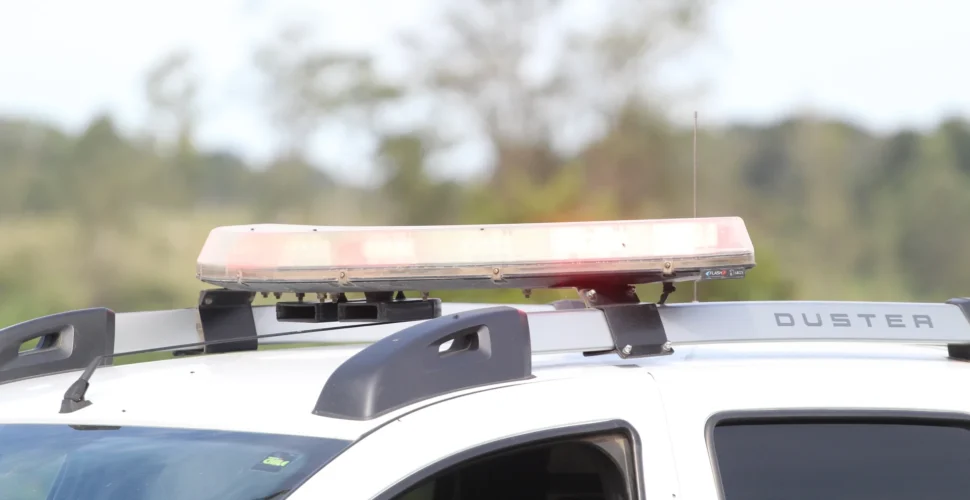 Carro é levado enquanto proprietário se banhava no mar em Balneário Rincão
