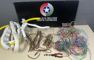 Homem em liberdade provisória é preso ao furtar fiação de empresa em Criciúma