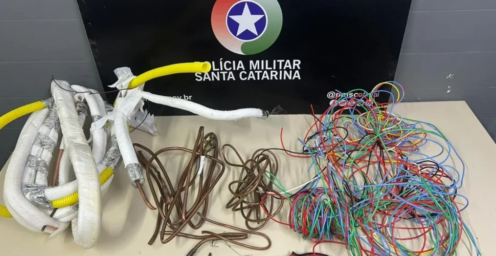 Homem em liberdade provisória é preso ao furtar fiação de empresa em Criciúma