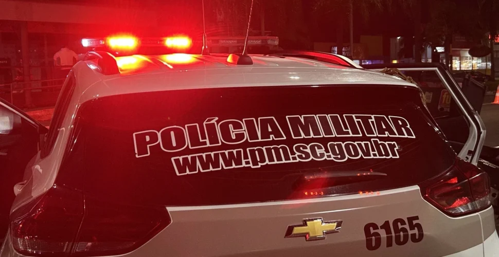 Homem é preso após agredir companheira e ameaçar funcionários em empresa de Criciúma