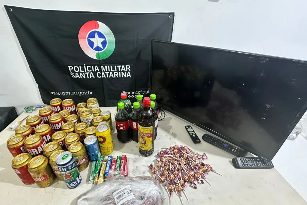 Homem é preso após tentativa de fuga com objetos furtados em Balneário Arroio do Silva