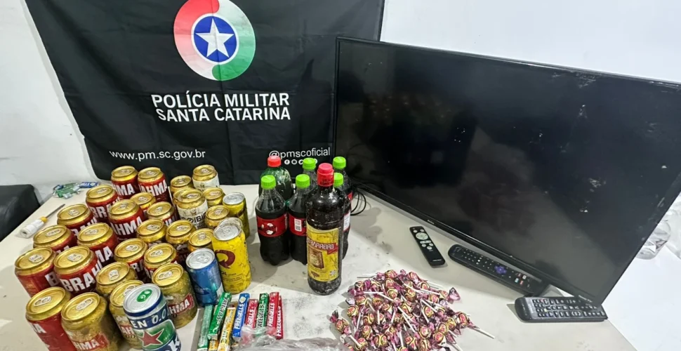 Homem é preso após tentativa de fuga com objetos furtados em Balneário Arroio do Silva