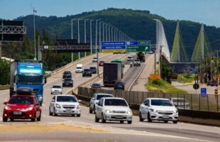 Carnaval leva mais de 1 milhão de veículos à BR-101 Sul em SC