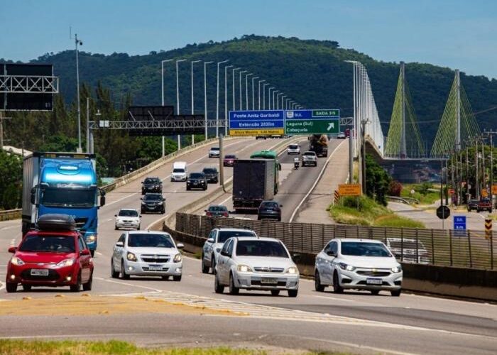 Carnaval leva mais de 1 milhão de veículos à BR-101 Sul em SC
