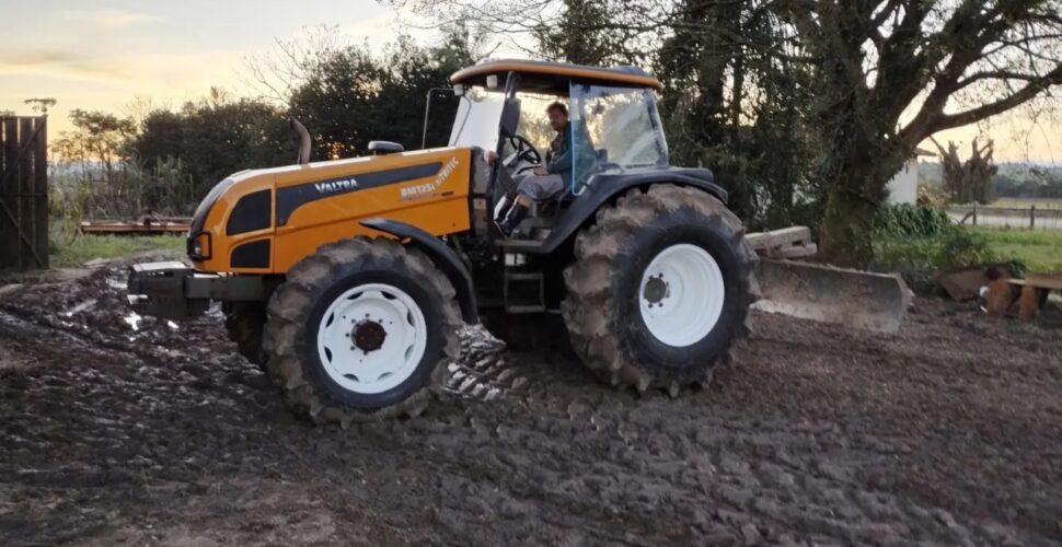 Trator agrícola é roubado de propriedade rural em Içara