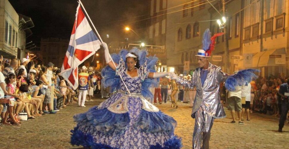 O carnaval de rua de Laguna está de volta com grande espetáculo