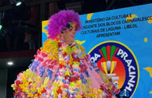 Baile das bonecas agita Laguna com concursos e marchinhas