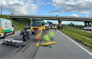 Acidente grave na BR-101 deixa motociclista ferido e causa filas quilométricas