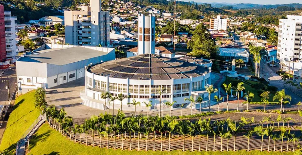 Calor dá trégua e semana começa com tempo firme no Sul