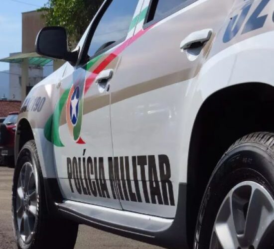 Jovem tem carro roubado por falsos ajudantes na saída de boate em Braço do Norte