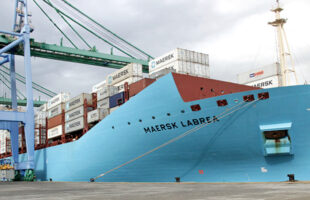 Brasil embarca 62,5 mil toneladas de grãos secos de destilaria para a China em operação inédita