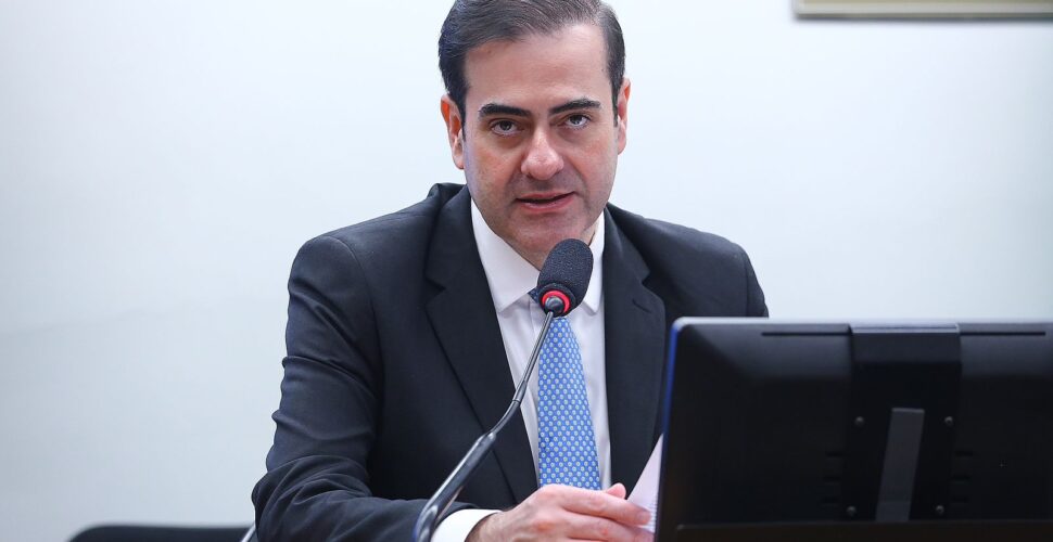 Chiodini oficializa saída do governo e admite mágoa do MDB