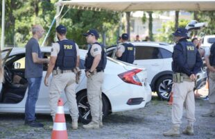 Polícia Rodoviária Federal mobiliza 300 agentes para reforçar segurança no Carnaval em SC
