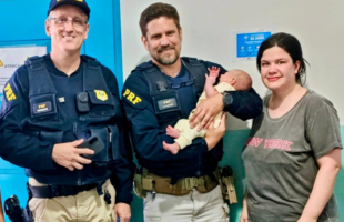 Bebê de 50 dias é socorrida por policiais rodoviários após se engasgar na BR-101