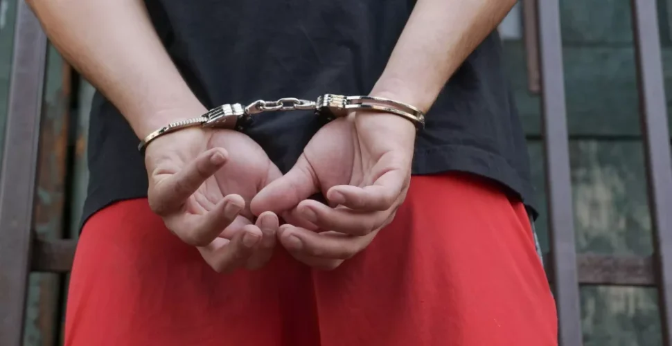 Homem com mandado por estupro de vulnerável é preso em Criciúma