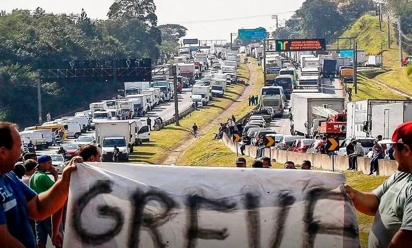 Caminhoneiros paralisam atividades em Itajaí e no litoral catarinense a partir de quinta-feira