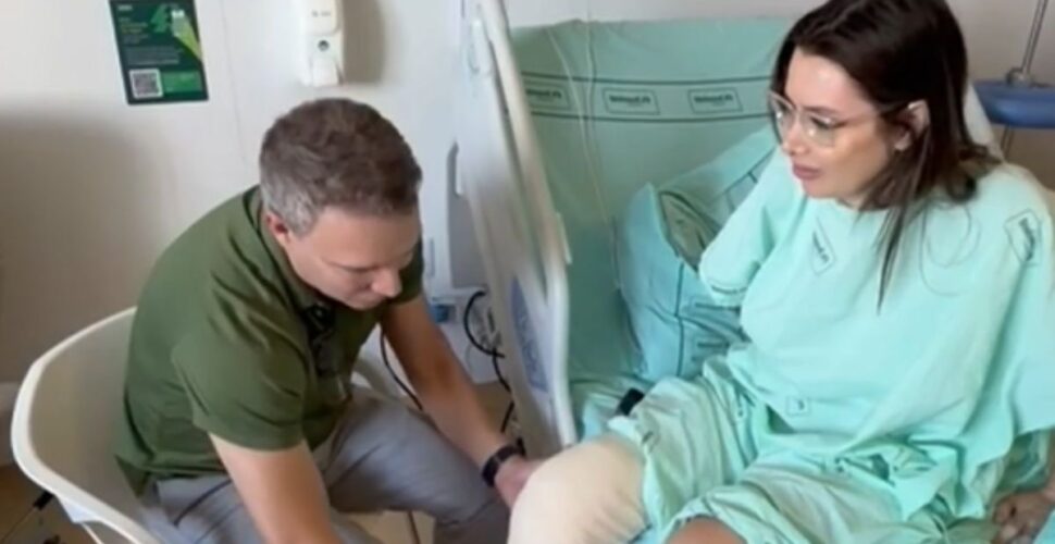 Deputada sofre seis fraturas ao cair em pedras durante ataque de cão em Santa Catarina