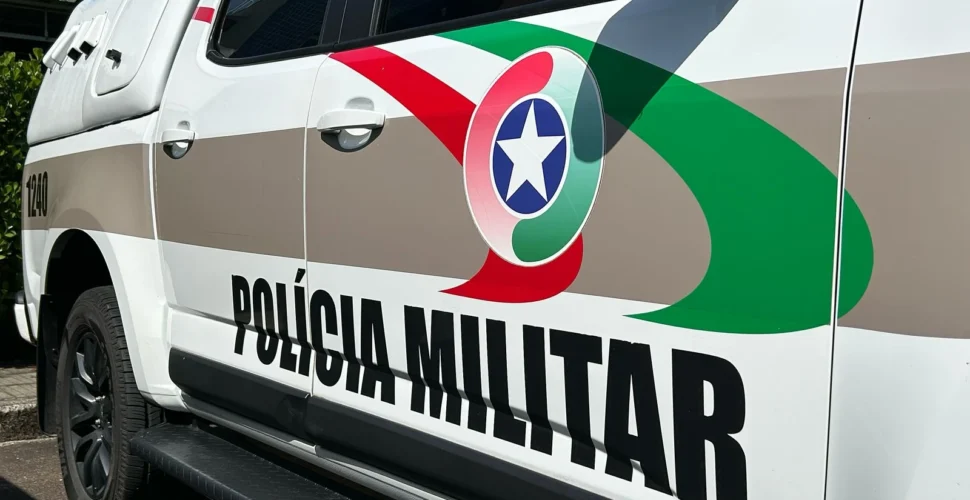 Dois homens são presos com drogas e mandado de prisão na BR-101 em Içara