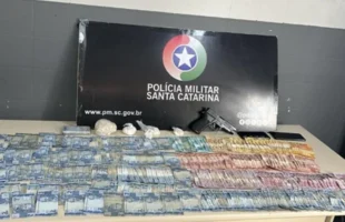 Mulher é presa por tráfico de drogas e entorpecentes são apreendidos em Criciúma