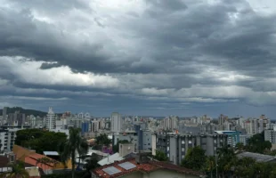 Previsão indica dias nublados e pancadas de chuva ao longo da semana