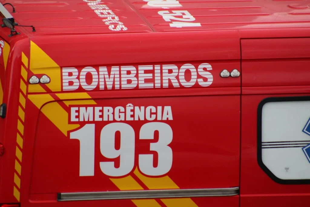 Ciclista sofre suspeita de fratura após acidente com carro em Araranguá