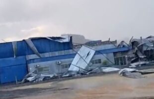 Tempestade destrói empresa de molduras em Braço do Norte