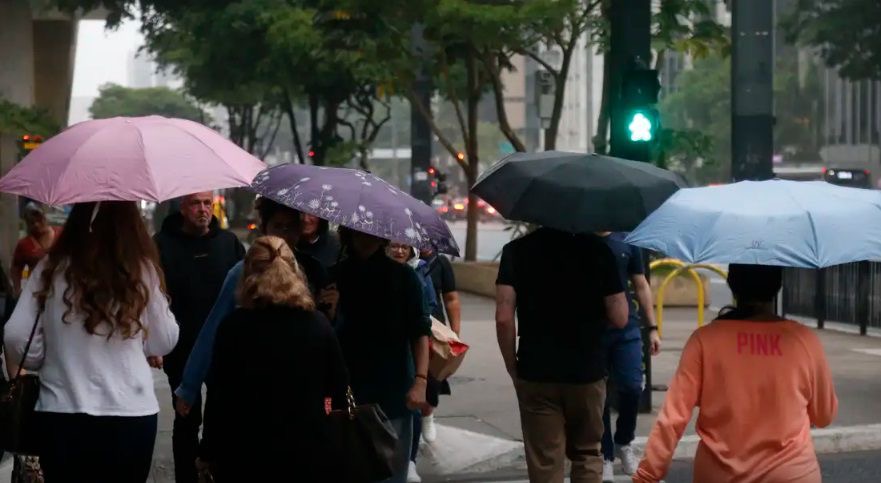 Santa Catarina e mais três estados em alerta laranja para tempestades e granizo