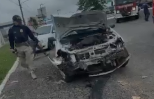 Acidente entre dois veículos deixa um ferido na BR-282, em Lages