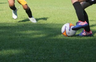 Coopercocal abre inscrições para escolinha de futebol voltada a crianças e adolescentes