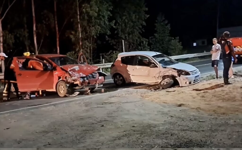 Colisão entre veículos mobiliza equipes de resgate em Lauro Müller