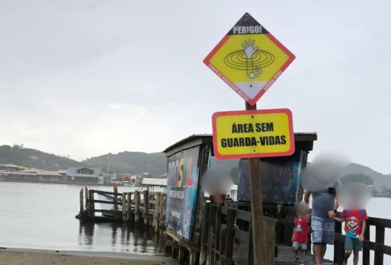 Família sofre afogamento em área sinalizada sem guarda-vidas nos Molhes da Barra
