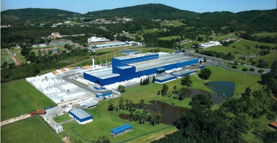 Gigante cerâmica ameaça deixar SC e migrar para interior de SP