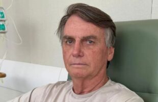 Ex-presidente passa mal ao acordar e é levado às pressas para hospital em Brasília