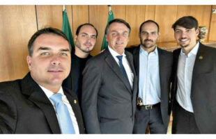 Moraes barra livre acesso de filhos a Bolsonaro e mantém regime fechado