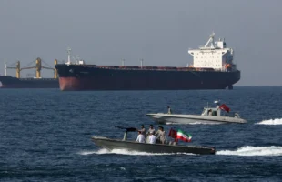 Guerra no Irã: um mês de conflito aprofunda crise na agricultura e ameaça indústria plástica global