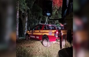 Jovem de 19 anos desaparece após mergulho no rio Araranguá