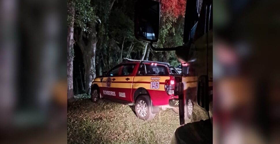 Jovem de 19 anos desaparece após mergulho no rio Araranguá