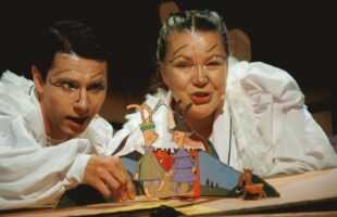 Projeto Cena-Sul Revirada apresenta espetáculo “Felpo Filva” em Nova Veneza e Orleans